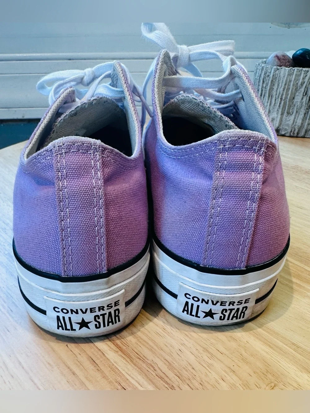 Converse Lilac Low Top Platform Canvas Sneakers. Women's 8.5 - Picture 4 of 4